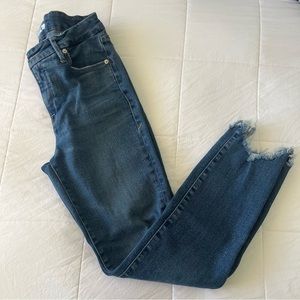 Good American Straight Jeans Womens 2/26 Blue Ankle Cropped Fringe Frayed Bottom